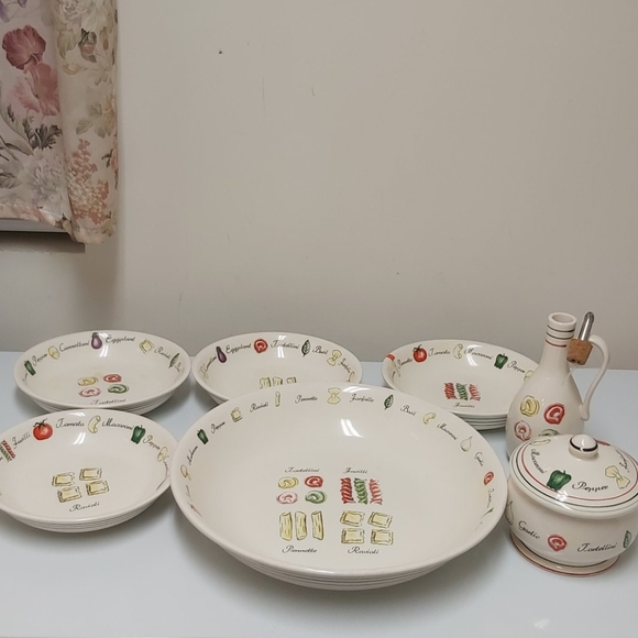 Beautiful Set Of Pasta Dishes - Picture 2 of 10